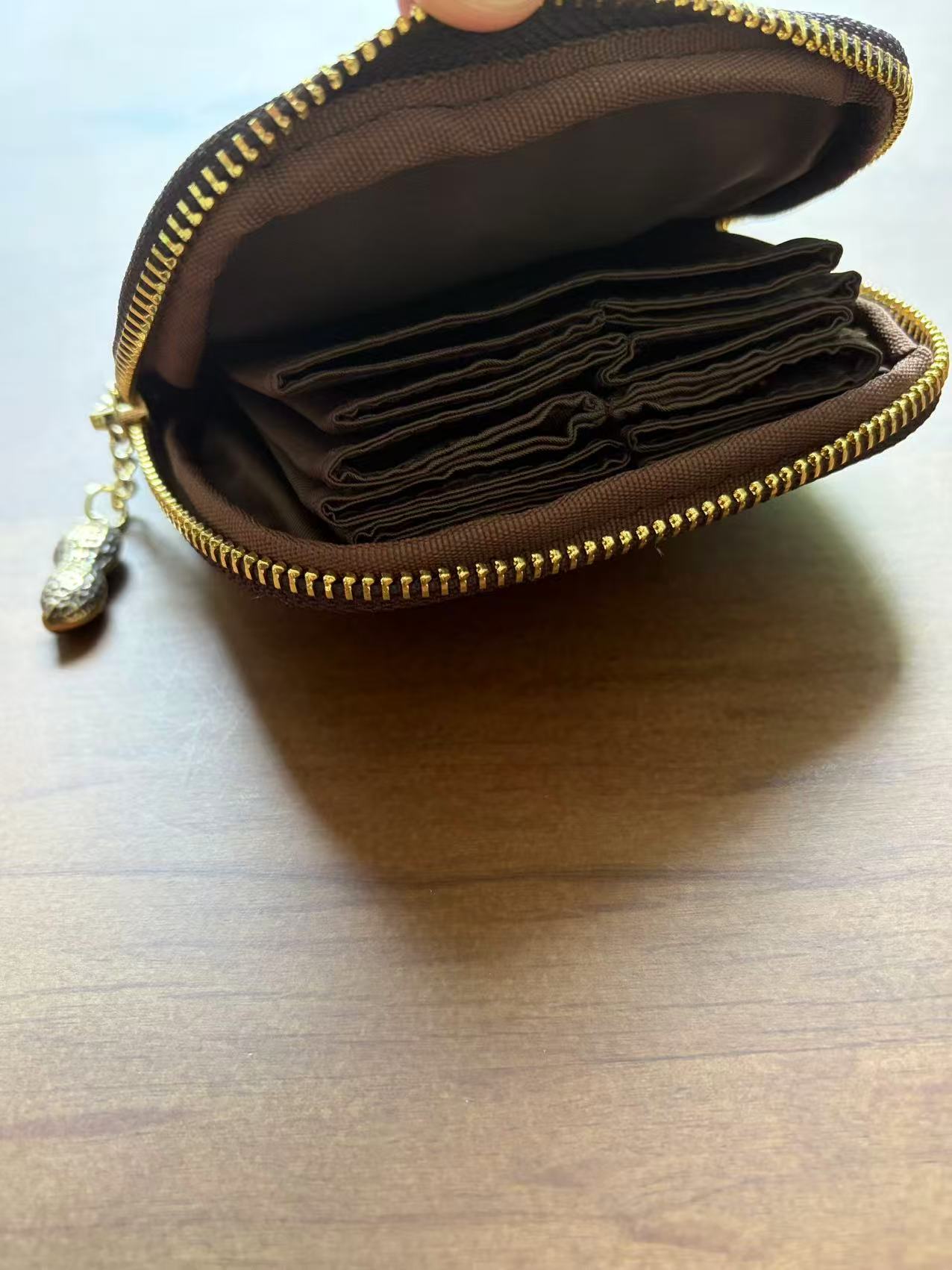 Leather Zipper Pouch — Jewelry, Cards & Daily Essentials