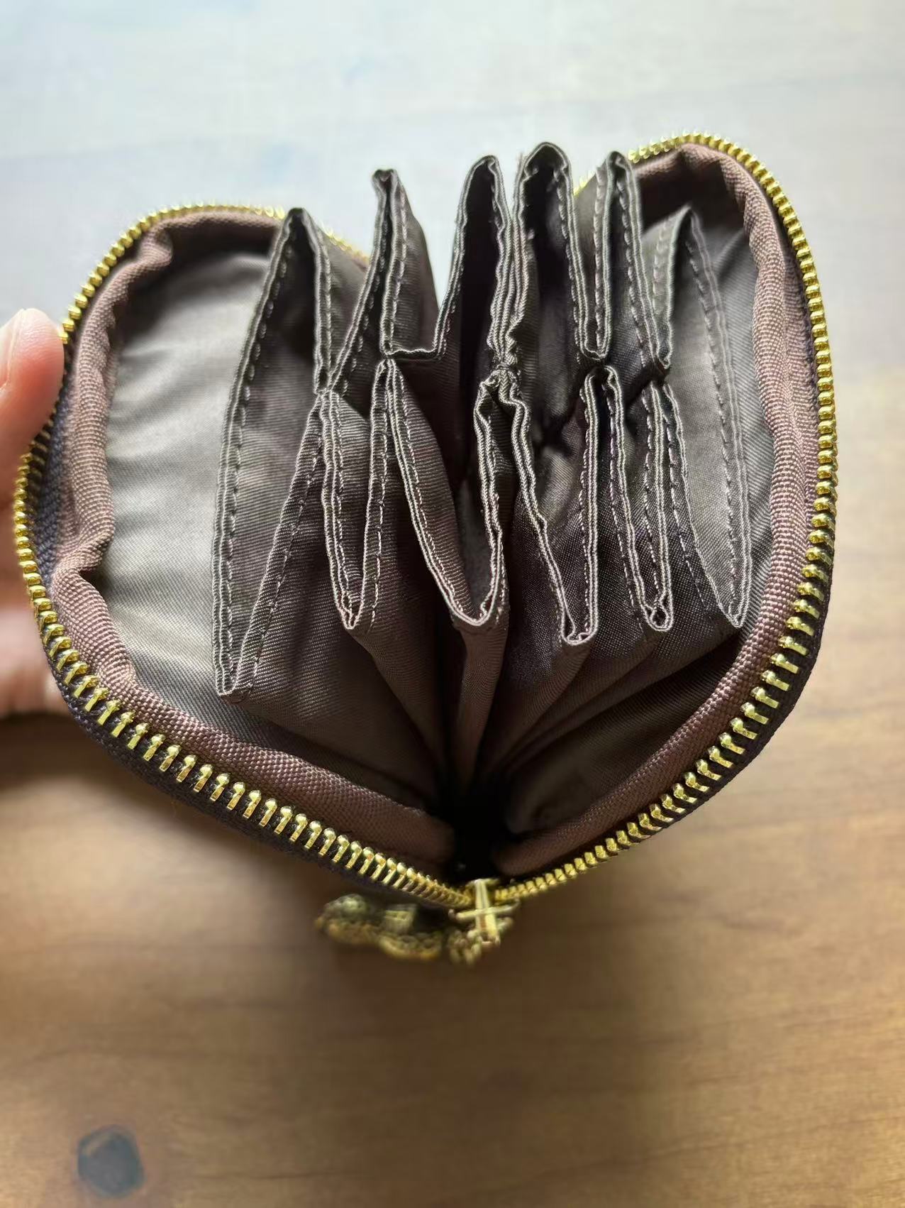 Leather Zipper Pouch — Jewelry, Cards & Daily Essentials